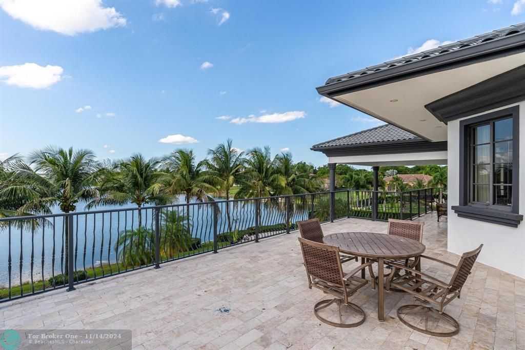 Active With Contract: $3,250,000 (7 beds, 7 baths, 9234 Square Feet)