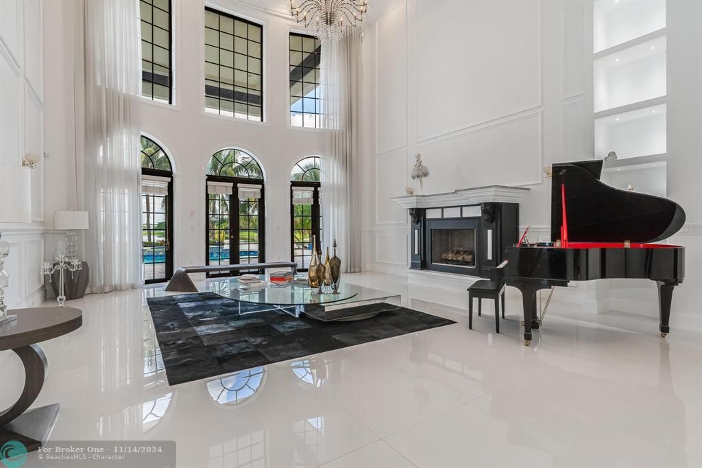 Active With Contract: $3,250,000 (7 beds, 7 baths, 9234 Square Feet)