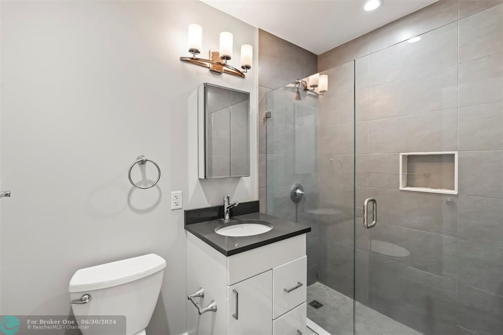 Недавно арендовано: $1,800 (1 спален, 1 ванн, 600 Квадратных фут)