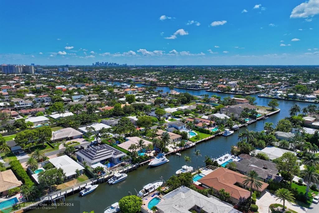 For Sale: $3,225,000 (3 beds, 3 baths, 2740 Square Feet)