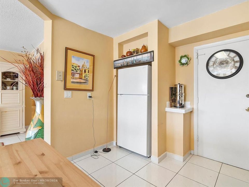 For Sale: $330,000 (2 beds, 2 baths, 1150 Square Feet)