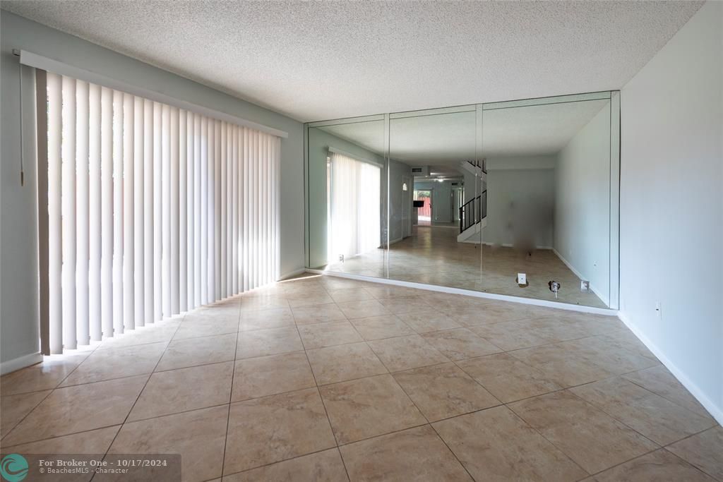 Active With Contract: $2,500 (2 beds, 2 baths, 1500 Square Feet)