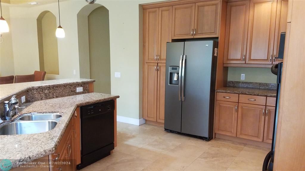 Active With Contract: $5,500 (3 beds, 2 baths, 2288 Square Feet)