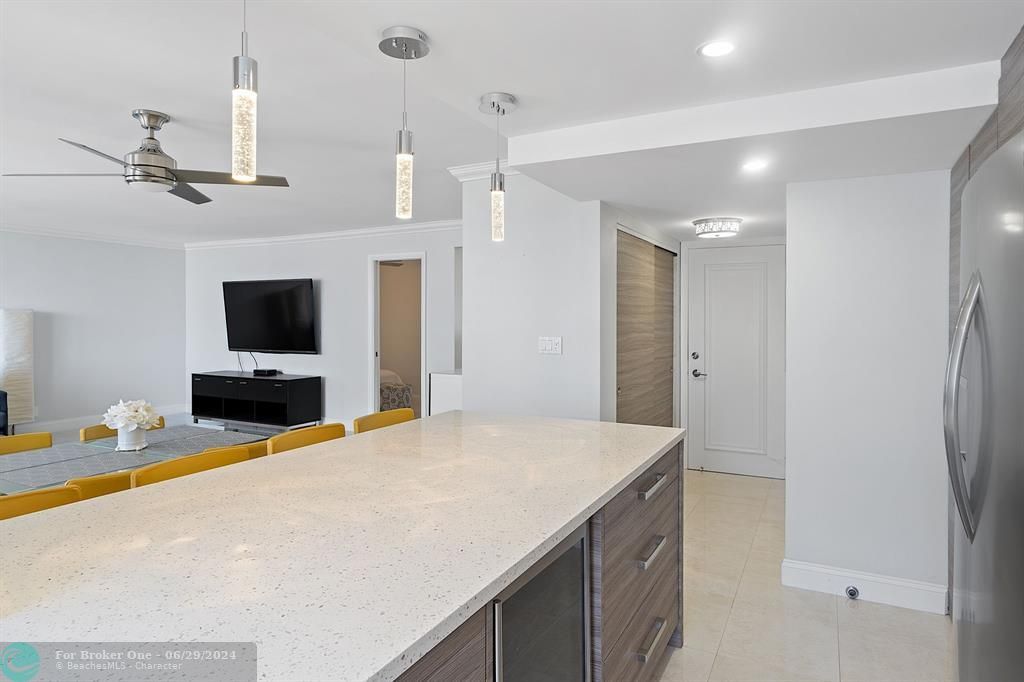 For Sale: $639,900 (1 beds, 1 baths, 1450 Square Feet)