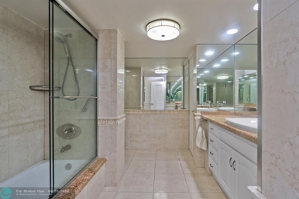 待售: $639,900 (1 贝兹, 1 浴室, 1450 平方英尺)
