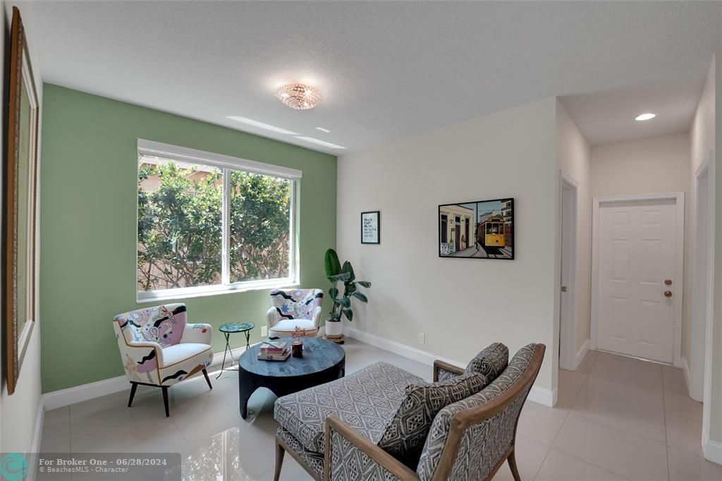 Active With Contract: $7,000 (5 beds, 3 baths, 2672 Square Feet)