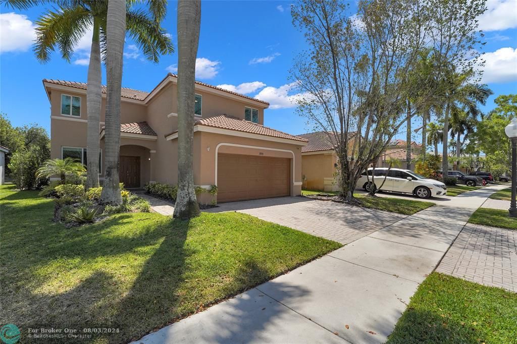 Active With Contract: $7,000 (5 beds, 3 baths, 2672 Square Feet)