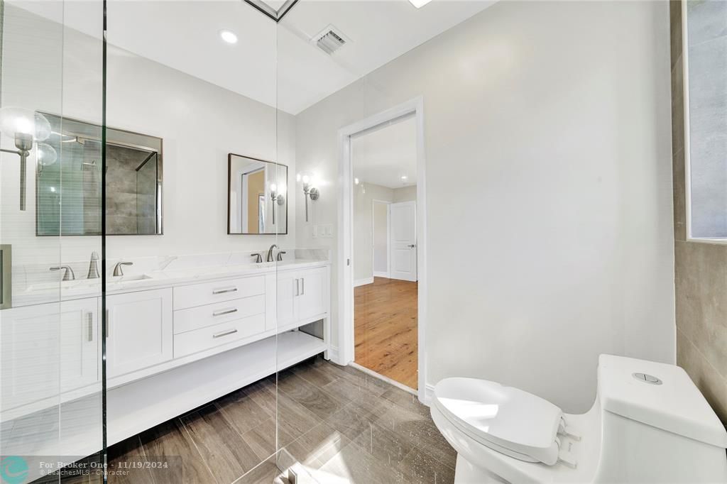 Recently Sold: $850,000 (3 beds, 2 baths, 1800 Square Feet)