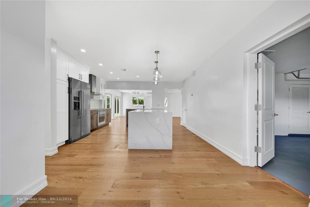 Recently Sold: $850,000 (3 beds, 2 baths, 1800 Square Feet)