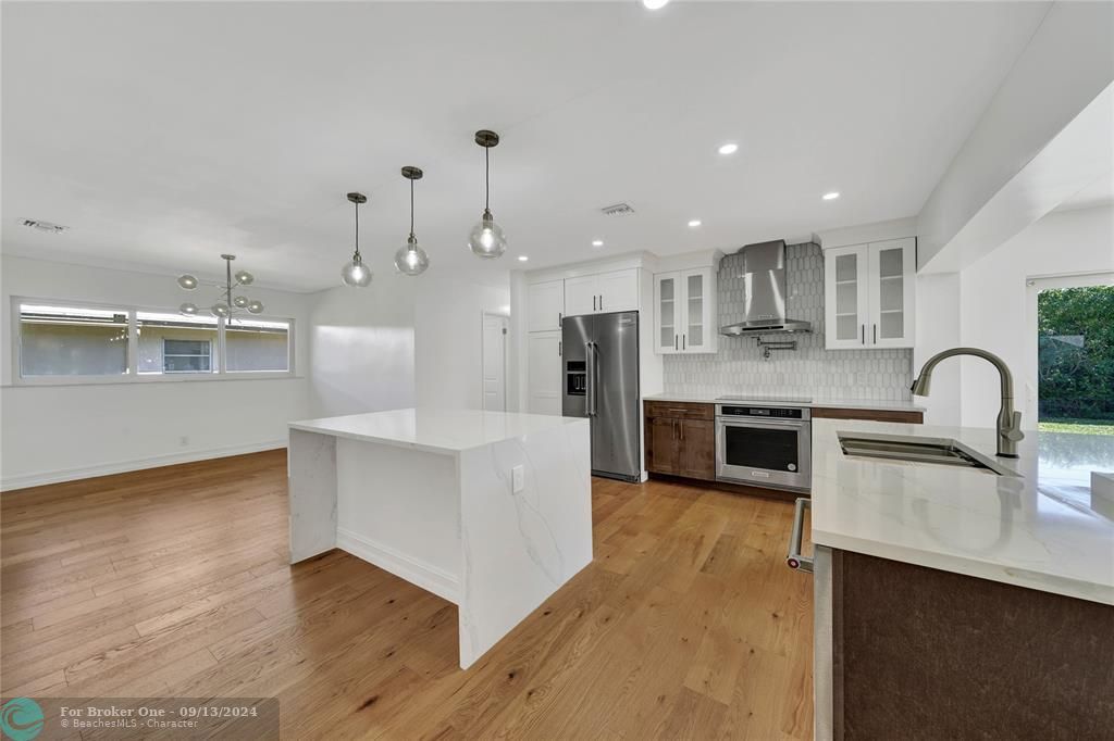 Recently Sold: $850,000 (3 beds, 2 baths, 1800 Square Feet)