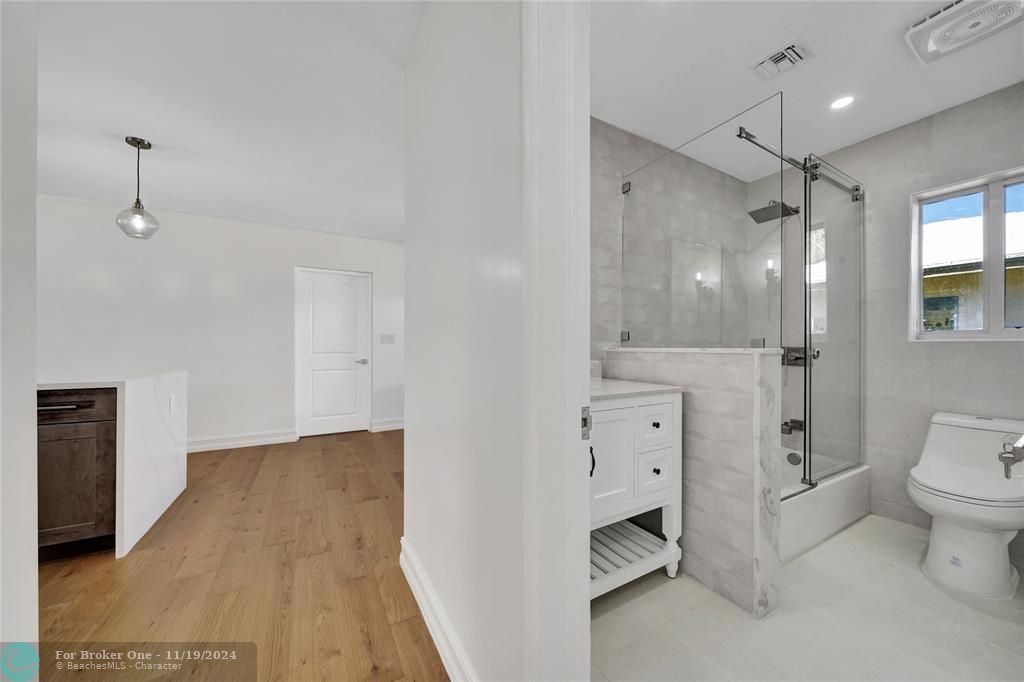 Recently Sold: $850,000 (3 beds, 2 baths, 1800 Square Feet)