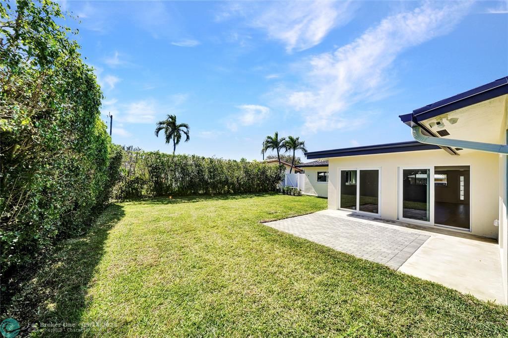 Recently Sold: $850,000 (3 beds, 2 baths, 1800 Square Feet)