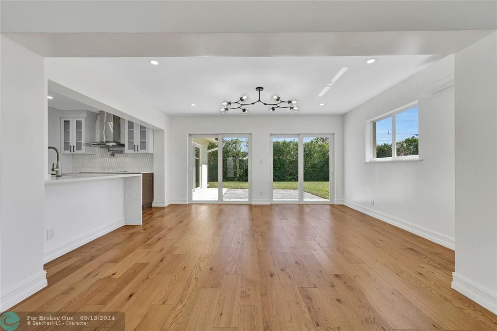 Recently Sold: $850,000 (3 beds, 2 baths, 1800 Square Feet)