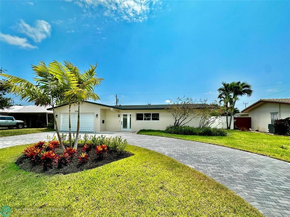 Active With Contract: $850,000 (3 beds, 2 baths, 1800 Square Feet)