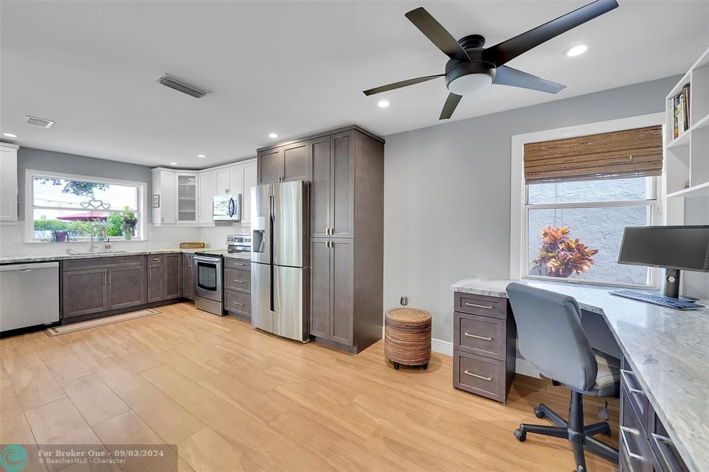 Active With Contract: $3,150 (3 beds, 2 baths, 1473 Square Feet)