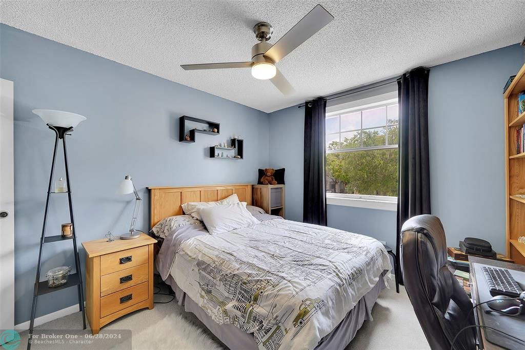 Active With Contract: $3,150 (3 beds, 2 baths, 1473 Square Feet)