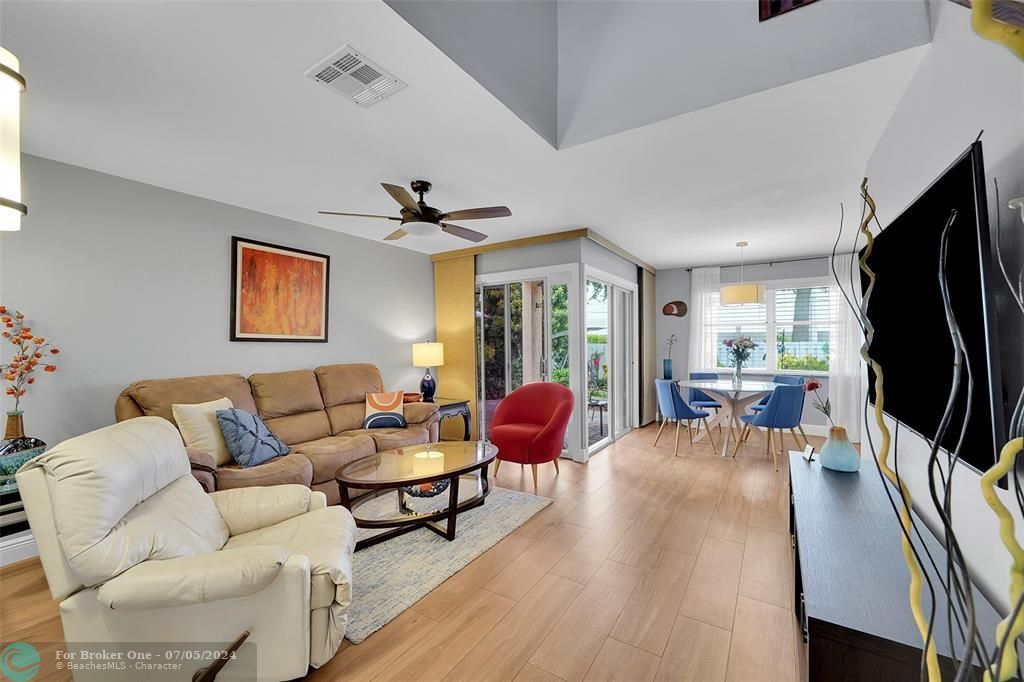 Active With Contract: $3,150 (3 beds, 2 baths, 1473 Square Feet)
