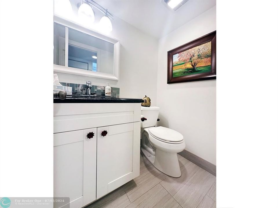 For Sale: $144,900 (1 beds, 1 baths, 708 Square Feet)
