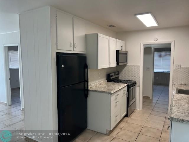 For Rent: $2,500 (4 beds, 2 baths, 1284 Square Feet)