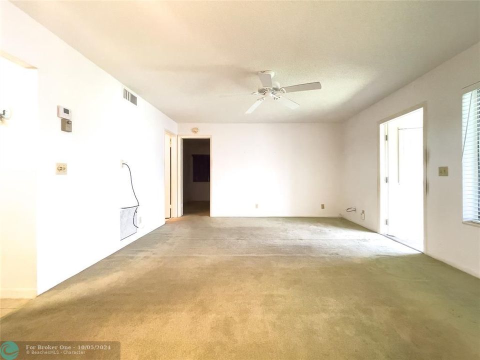 Recently Sold: $115,000 (1 beds, 1 baths, 682 Square Feet)