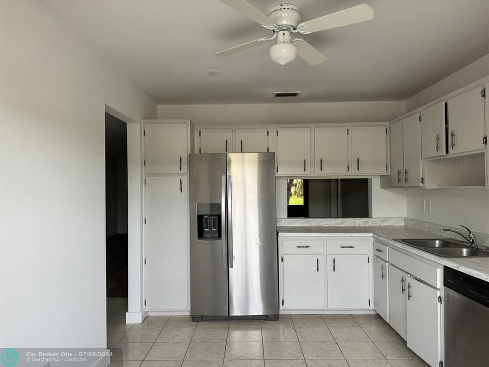 For Sale: $269,000 (2 beds, 2 baths, 1188 Square Feet)