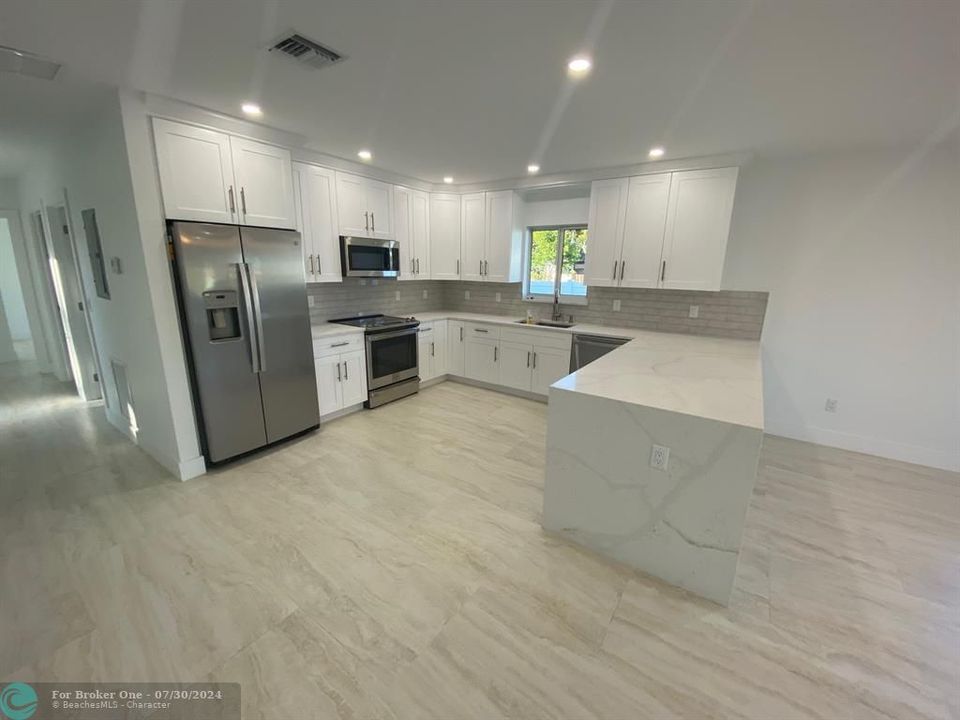 For Sale: $3,950 (3 beds, 2 baths, 2220 Square Feet)