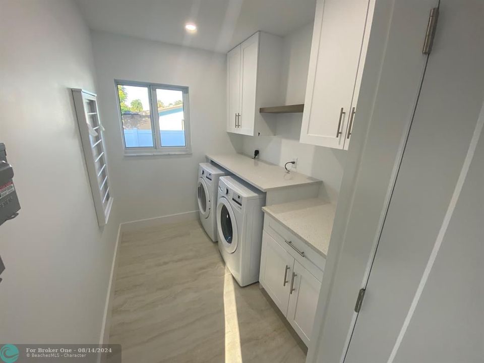 For Sale: $3,950 (3 beds, 2 baths, 2220 Square Feet)