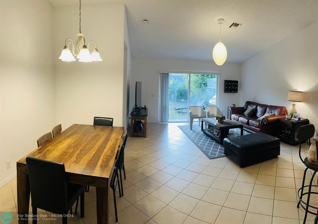 For Rent: $3,700 (3 beds, 2 baths, 1292 Square Feet)