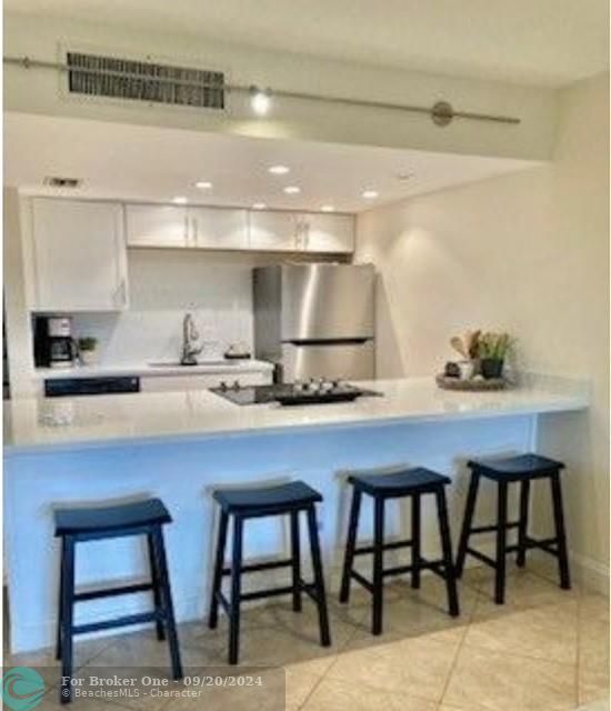 For Rent: $2,800 (2 beds, 2 baths, 1300 Square Feet)