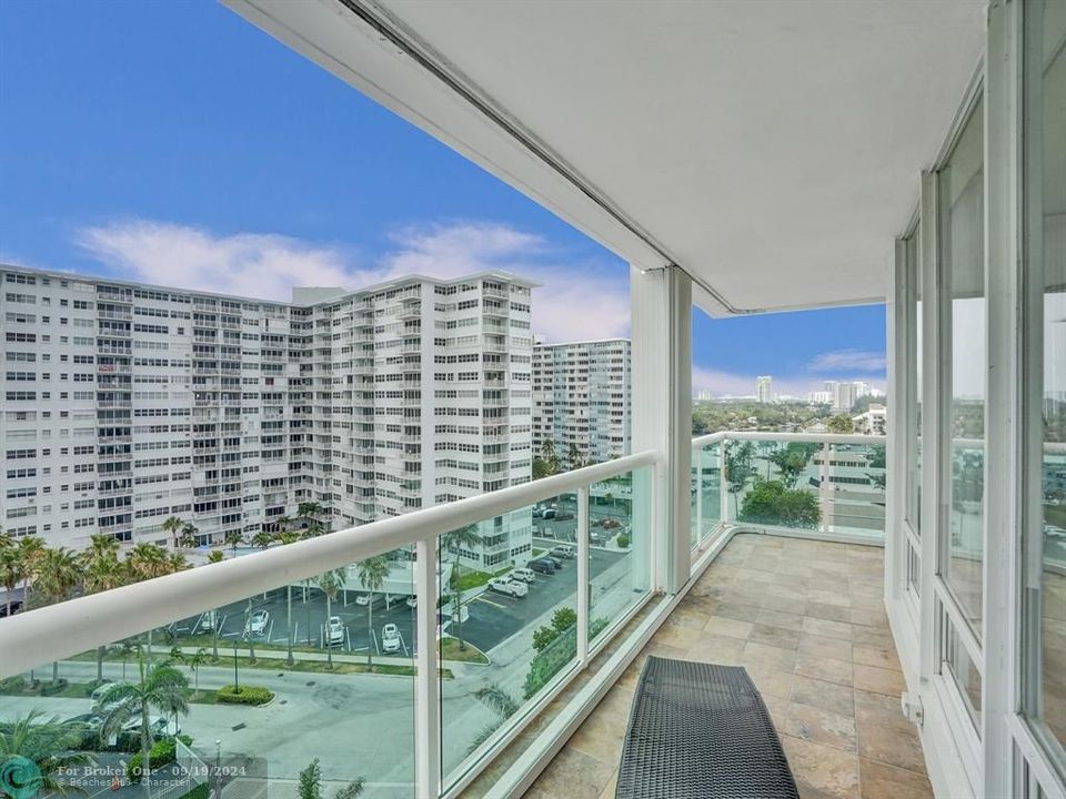 Active With Contract: $749,000 (1 beds, 1 baths, 1278 Square Feet)