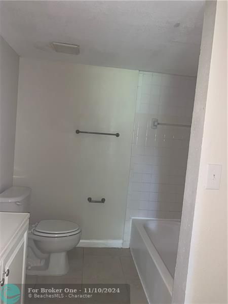 Recently Rented: $1,900 (2 beds, 1 baths, 920 Square Feet)