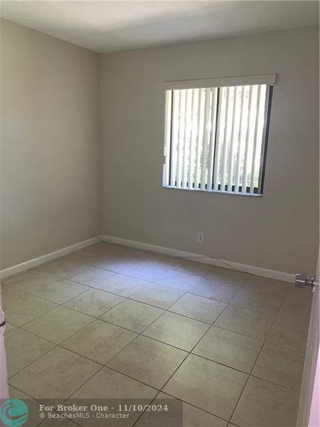 Recently Rented: $1,900 (2 beds, 1 baths, 920 Square Feet)