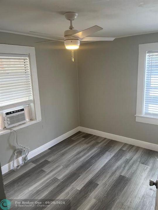 Recently Sold: $1,350 (1 beds, 1 baths, 400 Square Feet)