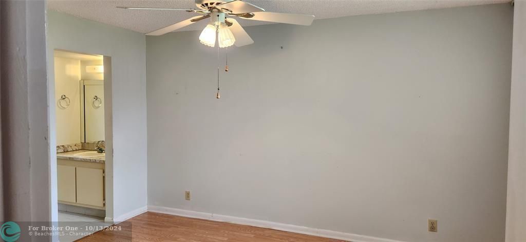 For Sale: $109,777 (2 beds, 2 baths, 810 Square Feet)