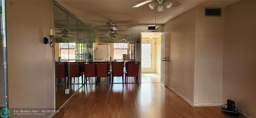 For Sale: $109,777 (2 beds, 2 baths, 810 Square Feet)