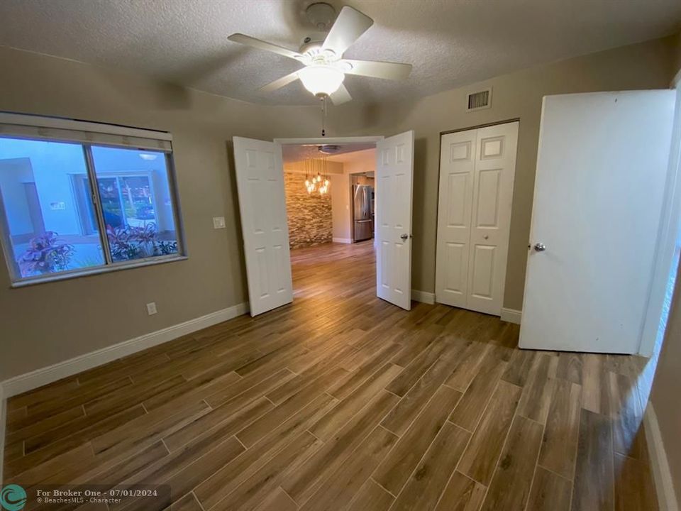 For Rent: $3,000 (2 beds, 2 baths, 1271 Square Feet)
