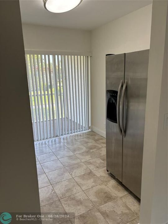 For Rent: $1,400 (1 beds, 1 baths, 670 Square Feet)