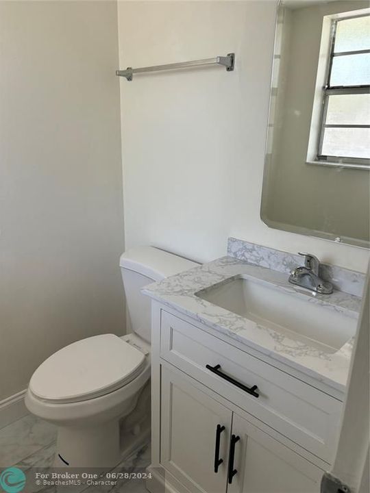 For Rent: $1,400 (1 beds, 1 baths, 670 Square Feet)