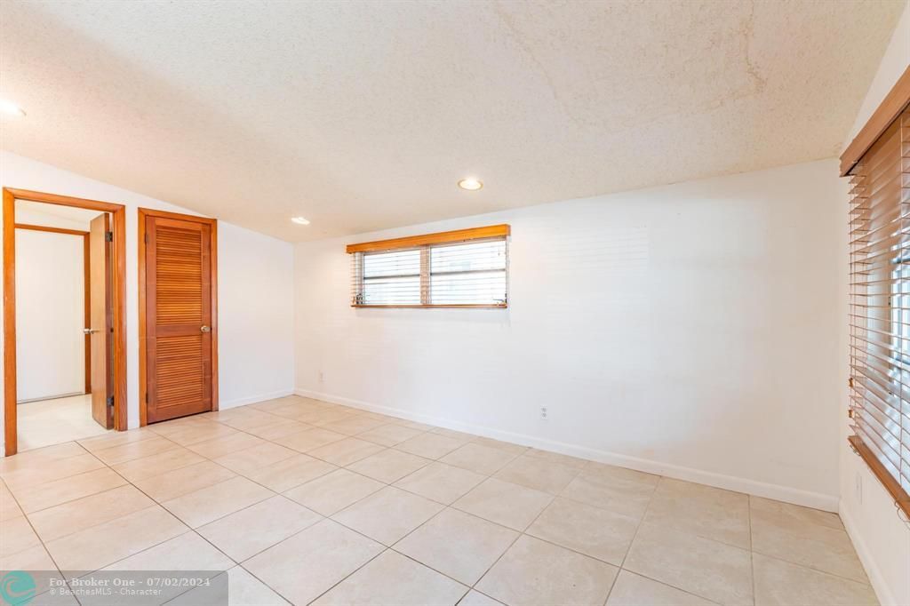 Active With Contract: $450,000 (3 beds, 2 baths, 1309 Square Feet)