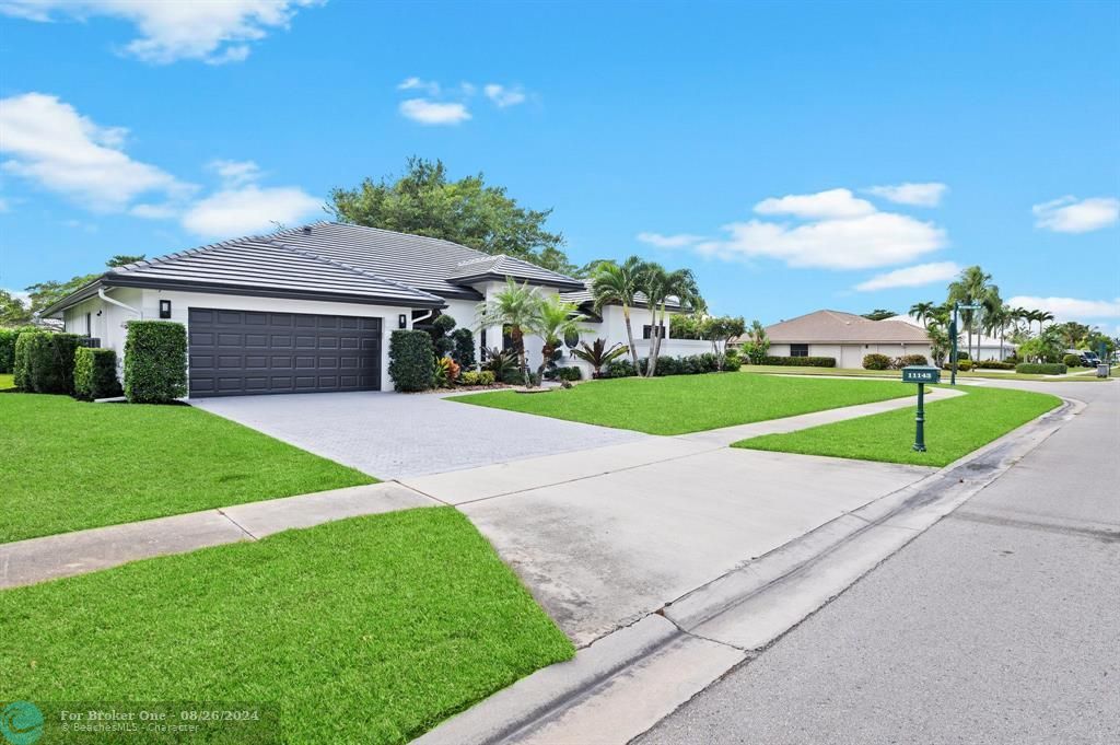 Active With Contract: $1,195,000 (3 beds, 2 baths, 2408 Square Feet)