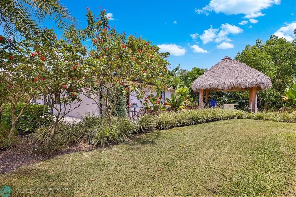 For Sale: $3,900,000 (3 beds, 2 baths, 1650 Square Feet)