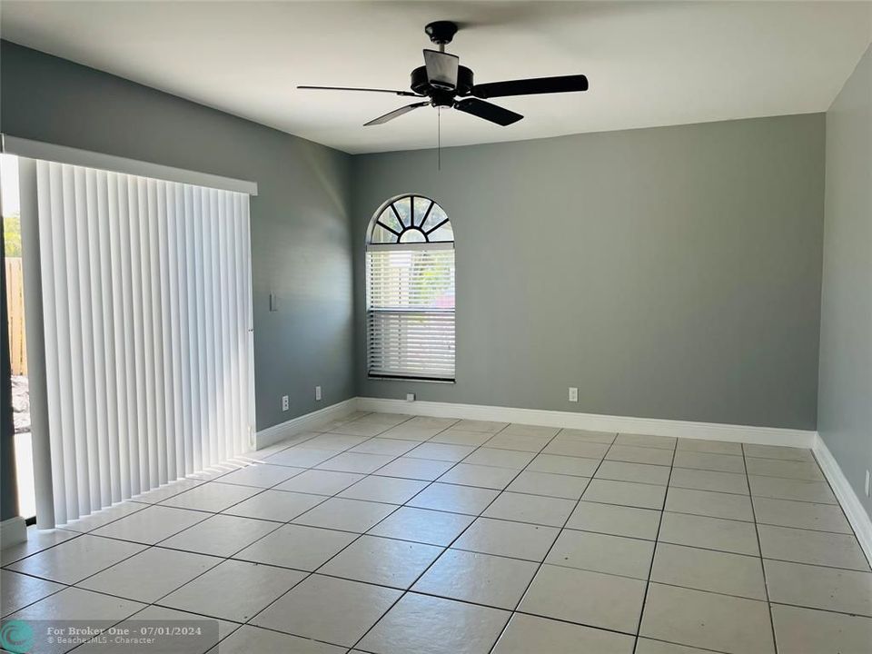 For Rent: $2,800 (3 beds, 3 baths, 1326 Square Feet)