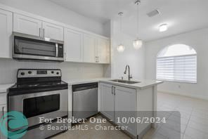 Active With Contract: $2,200 (2 beds, 2 baths, 1558 Square Feet)