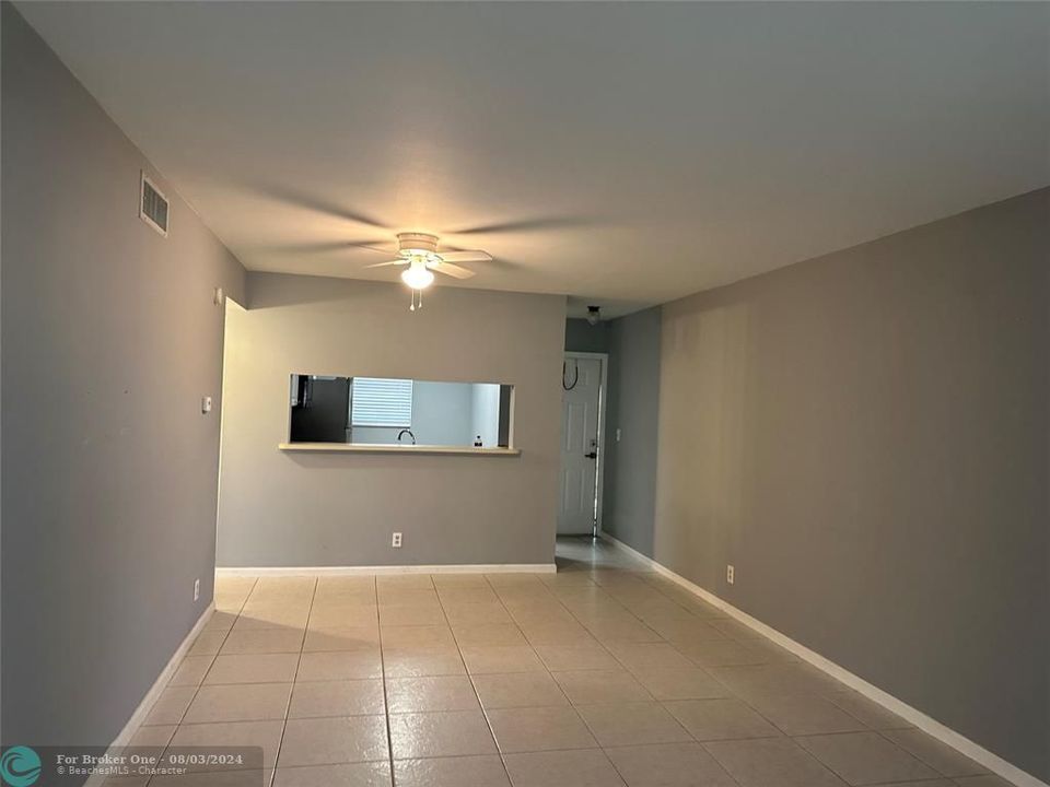 Active With Contract: $2,375 (2 beds, 2 baths, 920 Square Feet)