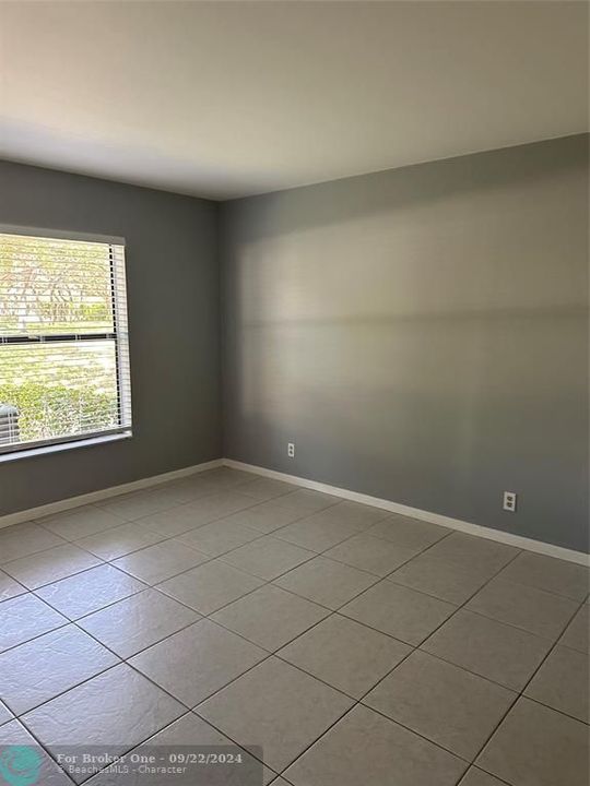 Active With Contract: $2,375 (2 beds, 2 baths, 920 Square Feet)