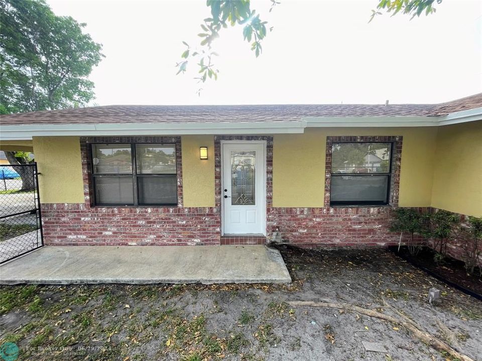 For Sale: $424,990 (3 beds, 2 baths, 1284 Square Feet)