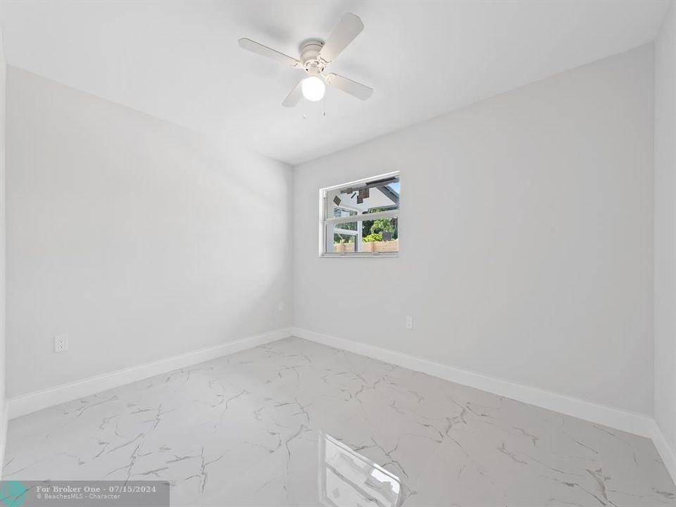 For Sale: $3,000 (3 beds, 2 baths, 1000 Square Feet)