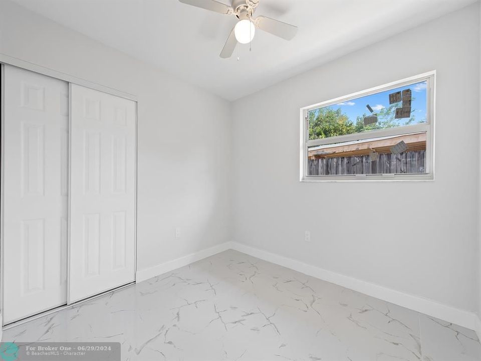 For Sale: $3,000 (3 beds, 2 baths, 1000 Square Feet)