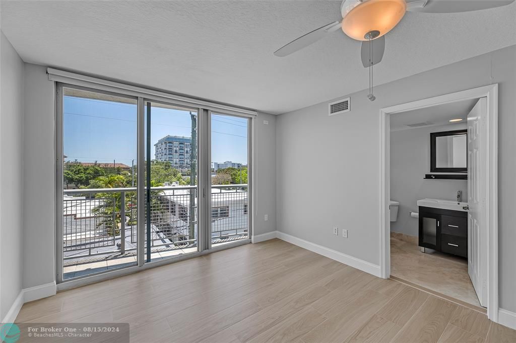 Active With Contract: $6,000 (3 beds, 3 baths, 2732 Square Feet)