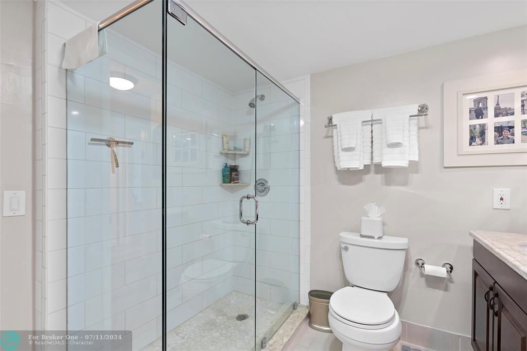 待售: $759,000 (2 贝兹, 2 浴室, 1230 平方英尺)